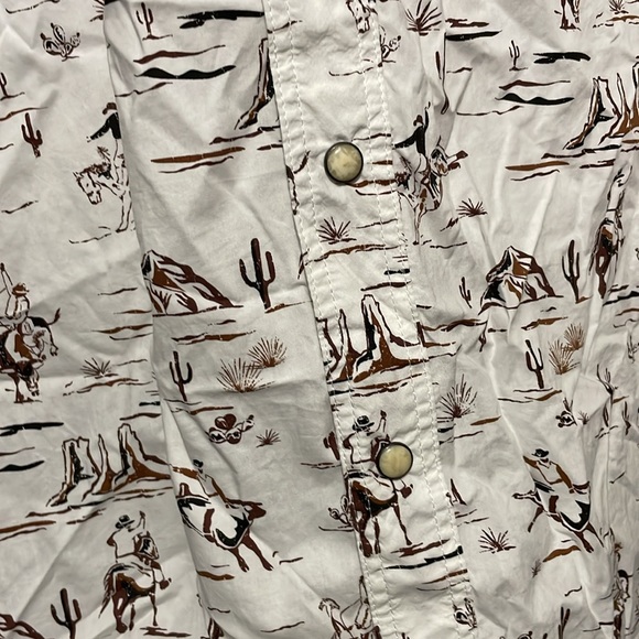 Men’s Long Sleeve Button Up Shirt - Picture 4 of 8